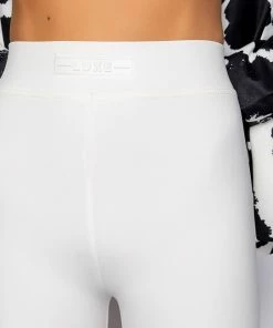 BASIC LUXE WHITE BIKER SHORT -FINESSE-shop basic luxe white biker short white 9 9