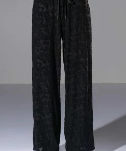 BE HERE TEXTURED WIDE LEG SWEATPANT -FINESSE-shop be here textured wide leg sweatpant black 5 5 c1
