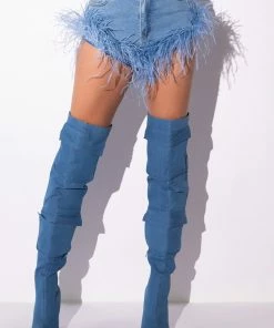 BIG ENERGY FEATHER JEAN SHORT -FINESSE-shop big energy feather jean short light blue denim 5 5