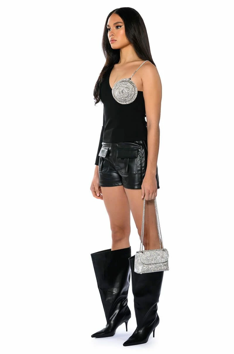 CORA POCKET DETAIL FAUX LEATHER SHORT 6 CORA POCKET DETAIL FAUX LEATHER SHORT - Image 6