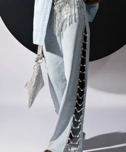 COVERED IN DIAMONDS RELAXED JEANS -FINESSE-shop covered in diamonds relaxed jeans light blue denim 1 1 c1