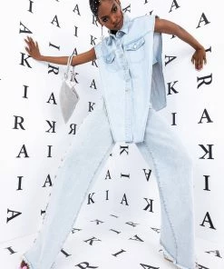 COVERED IN DIAMONDS RELAXED JEANS -FINESSE-shop covered in diamonds relaxed jeans light blue denim 6 6 c1