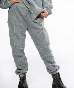 EFFORTLESS OVERSIZED JOGGER