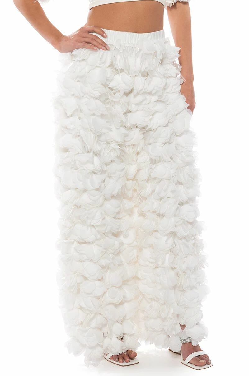 GARDEN OF EDEN APPLIQUE PANTS IN WHITE 1 GARDEN OF EDEN APPLIQUE PANTS IN WHITE