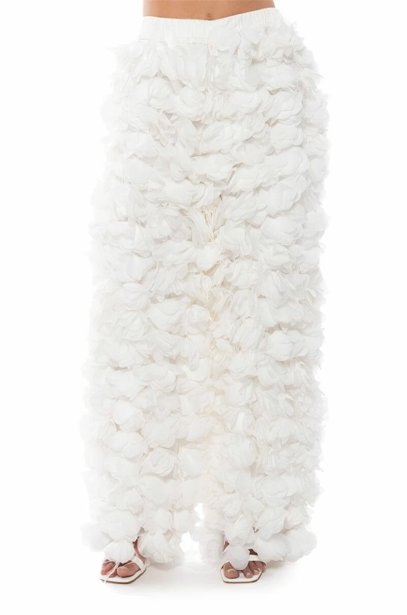 GARDEN OF EDEN APPLIQUE PANTS IN WHITE 4 GARDEN OF EDEN APPLIQUE PANTS IN WHITE - Image 4