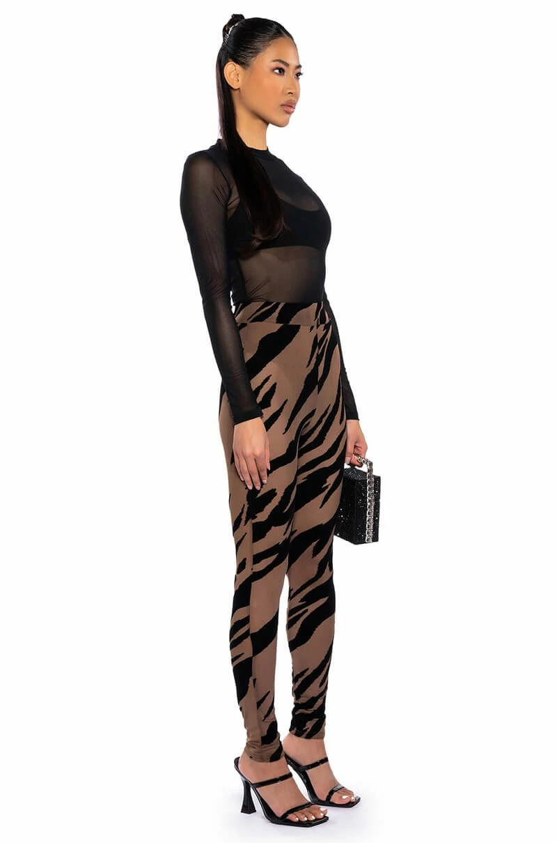 GIRL'S INSTINCT HIGH RISE LEGGING 4 GIRL'S INSTINCT HIGH RISE LEGGING - Image 4