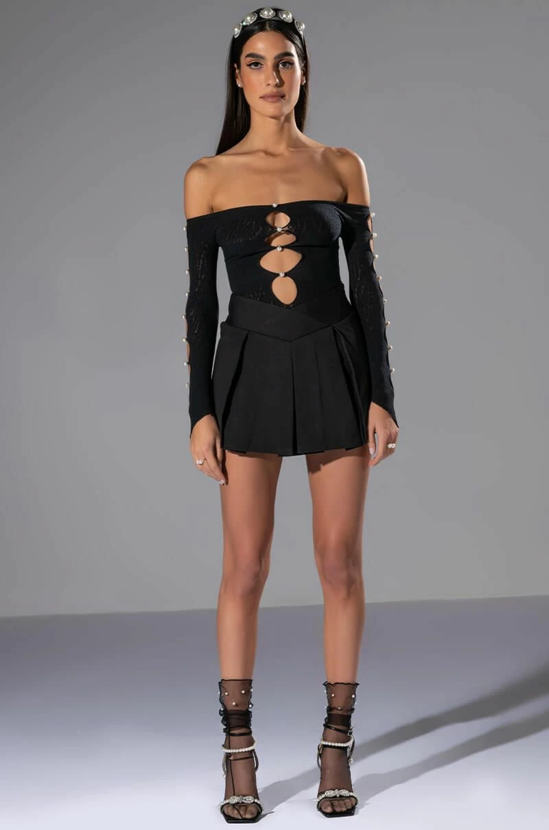 INDEPENDENT V FRONT PLEATED MINI SKORT 5 INDEPENDENT V FRONT PLEATED MINI SKORT - Image 5