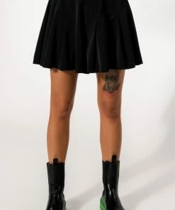 LIBRA MOON HIGH WAISTED PLEATED SHORT -FINESSE-shop libra moon high waisted pleated short black 5 5 c1