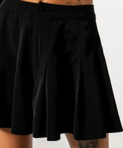 LIBRA MOON HIGH WAISTED PLEATED SHORT -FINESSE-shop libra moon high waisted pleated short black 8 8