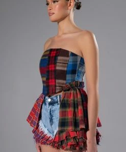 MODERN PUNK PLAID RUFFLE DENIM SHORT -FINESSE-shop modern punk plaid ruffle denim short light blue denim 4 4