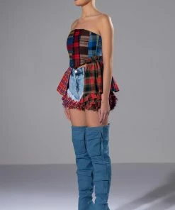 MODERN PUNK PLAID RUFFLE DENIM SHORT -FINESSE-shop modern punk plaid ruffle denim short light blue denim 6 6