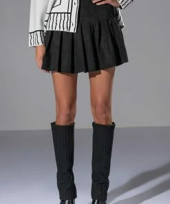 ON MY OWN PLEATED SKIRT