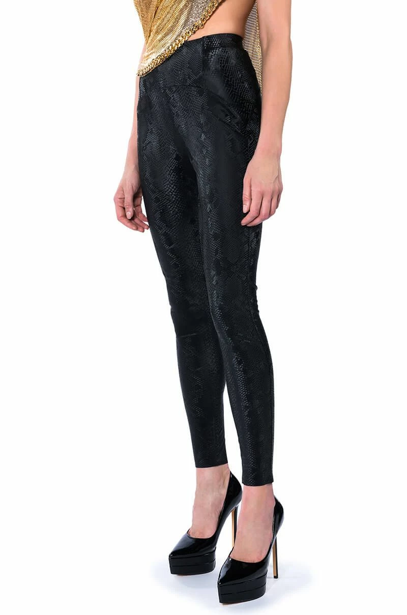 RIO PRINT HIGH RISE LEGGING WITH 4 WAY STRETCH IN BLACK 4 RIO PRINT HIGH RISE LEGGING WITH 4 WAY STRETCH IN BLACK - Image 4