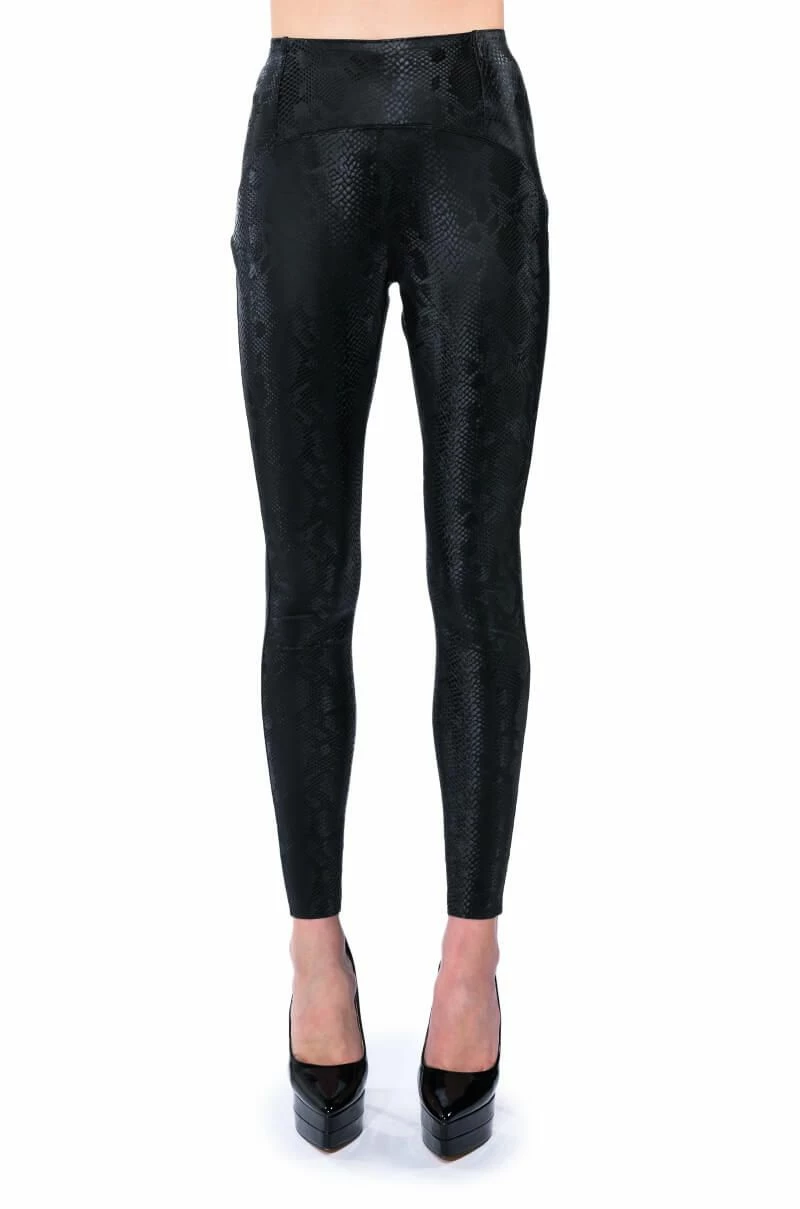 RIO PRINT HIGH RISE LEGGING WITH 4 WAY STRETCH IN BLACK 7 RIO PRINT HIGH RISE LEGGING WITH 4 WAY STRETCH IN BLACK - Image 7
