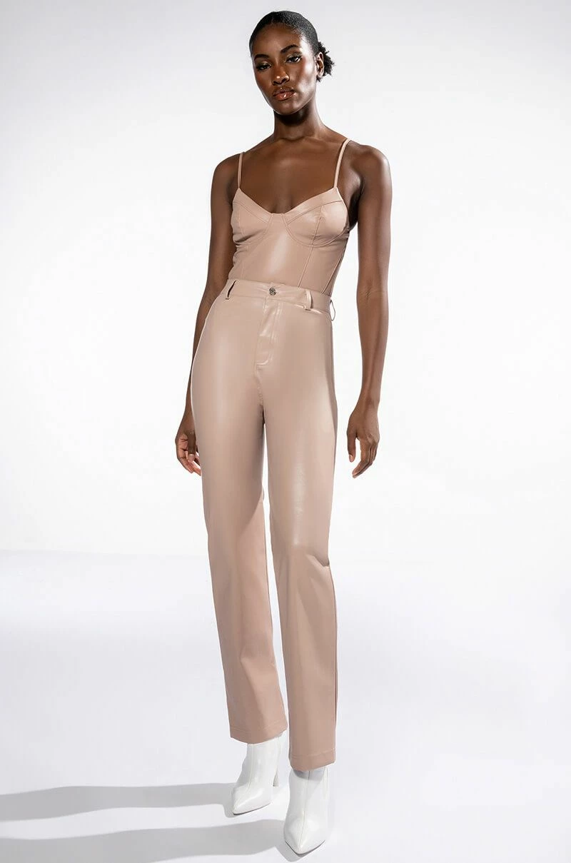 TE QUIERO HIGH RISE VEGAN LEATHER STRAIGHT LEG PANTS IN PINK 2 TE QUIERO HIGH RISE VEGAN LEATHER STRAIGHT LEG PANTS IN PINK - Image 2