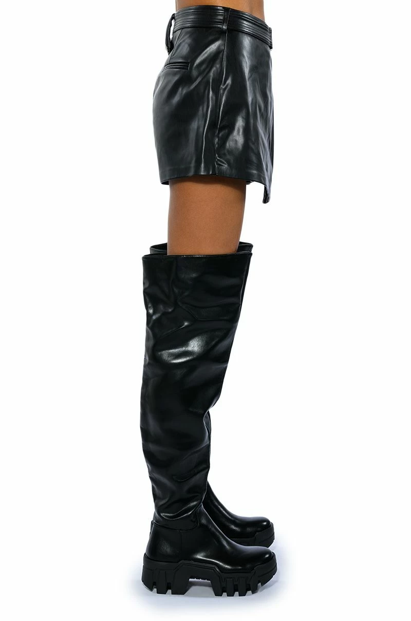 THE BADDEST BELTED FAUX LEATHER SKORT WITH 4 WAY STRETCH 7 THE BADDEST BELTED FAUX LEATHER SKORT WITH 4 WAY STRETCH - Image 7