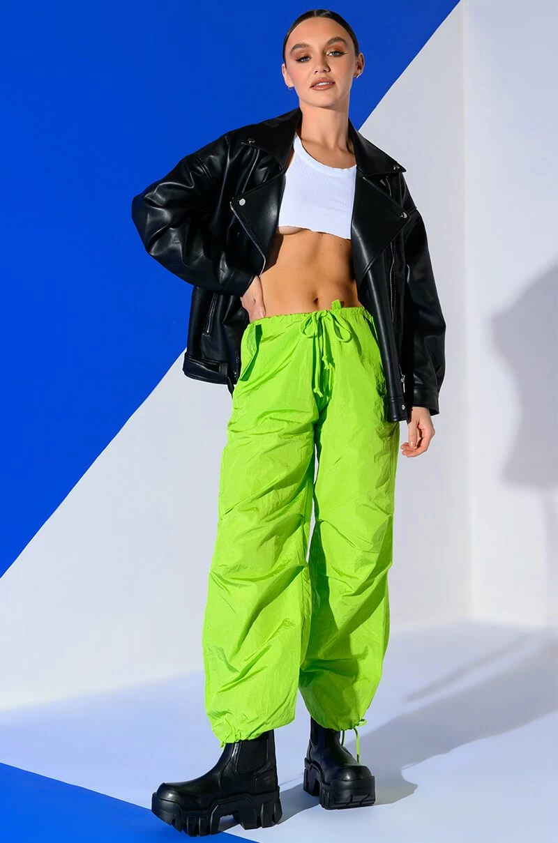 TOO LEGIT WIDE LEG CARGO PANTS 3 TOO LEGIT WIDE LEG CARGO PANTS - Image 3