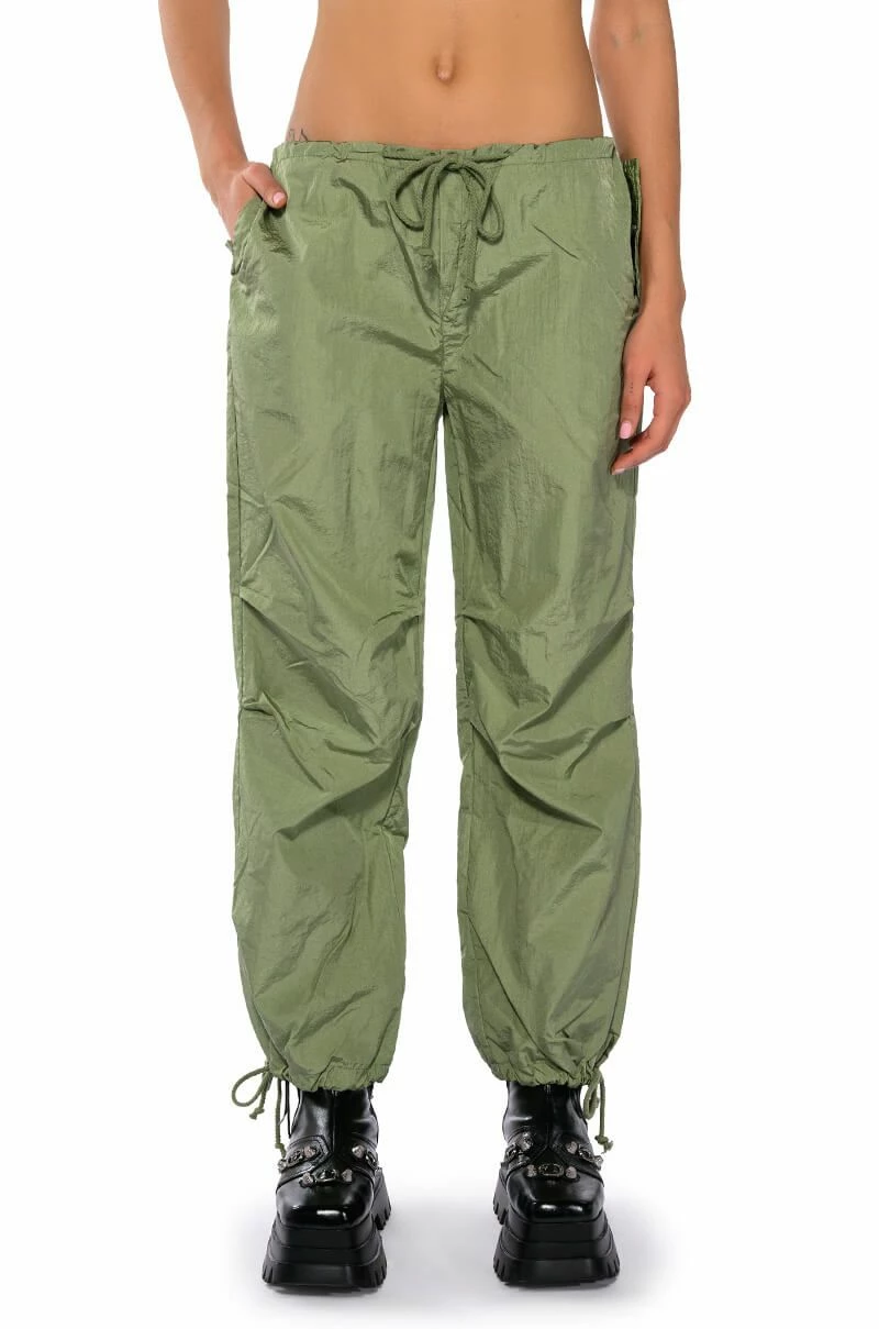 TOO LEGIT WIDE LEG CARGO PANTS 1 TOO LEGIT WIDE LEG CARGO PANTS