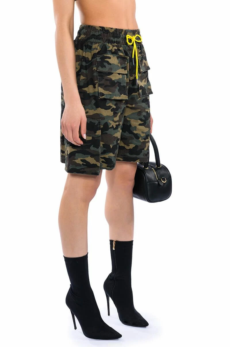 UNBOTHERED OVERSIZED CAMO SHORTS 2 UNBOTHERED OVERSIZED CAMO SHORTS - Image 2