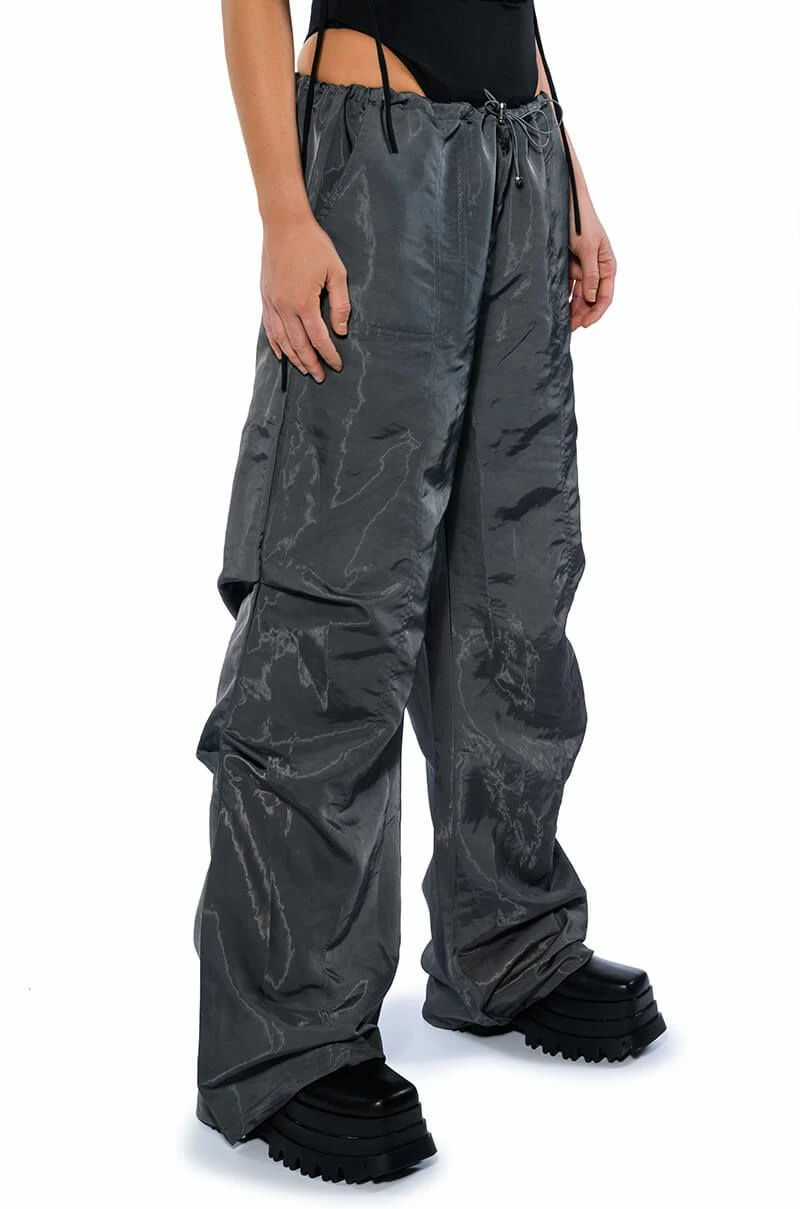 ZONA OVERSIZED PARACHUTE PANTS 3 ZONA OVERSIZED PARACHUTE PANTS - Image 3